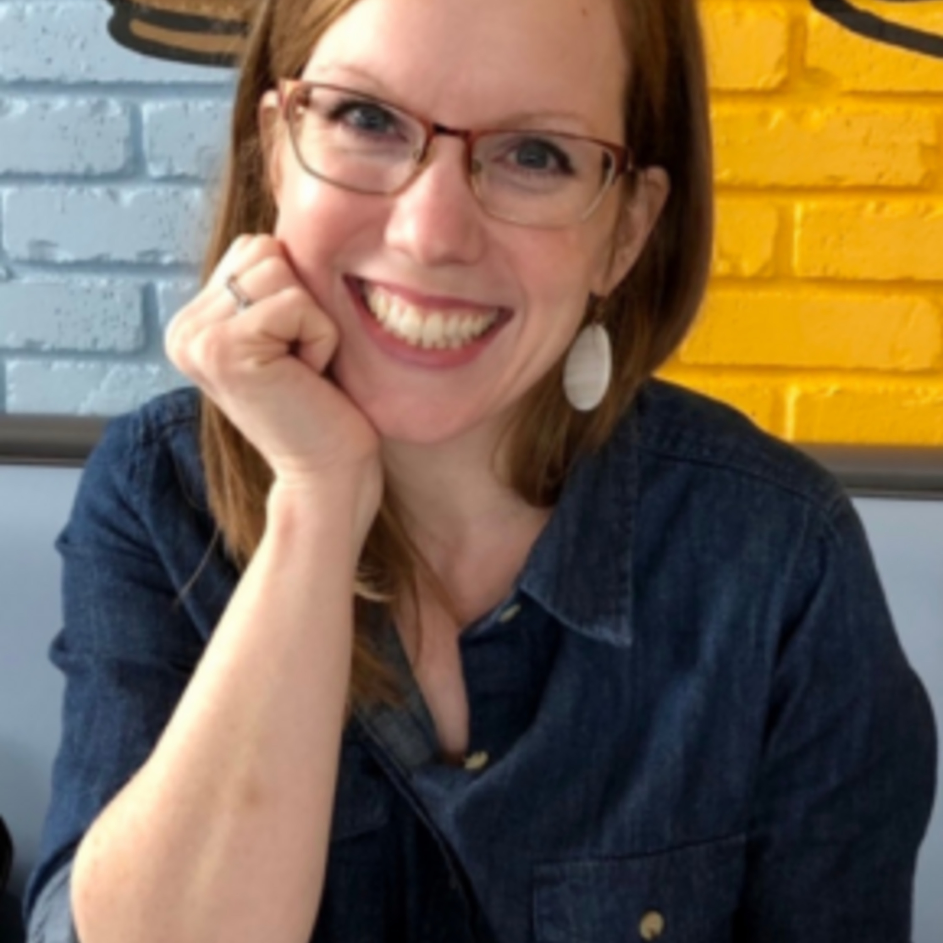 Episode 207: Holy Simplicity: When Clutter Competes With Your Calling episode artwork